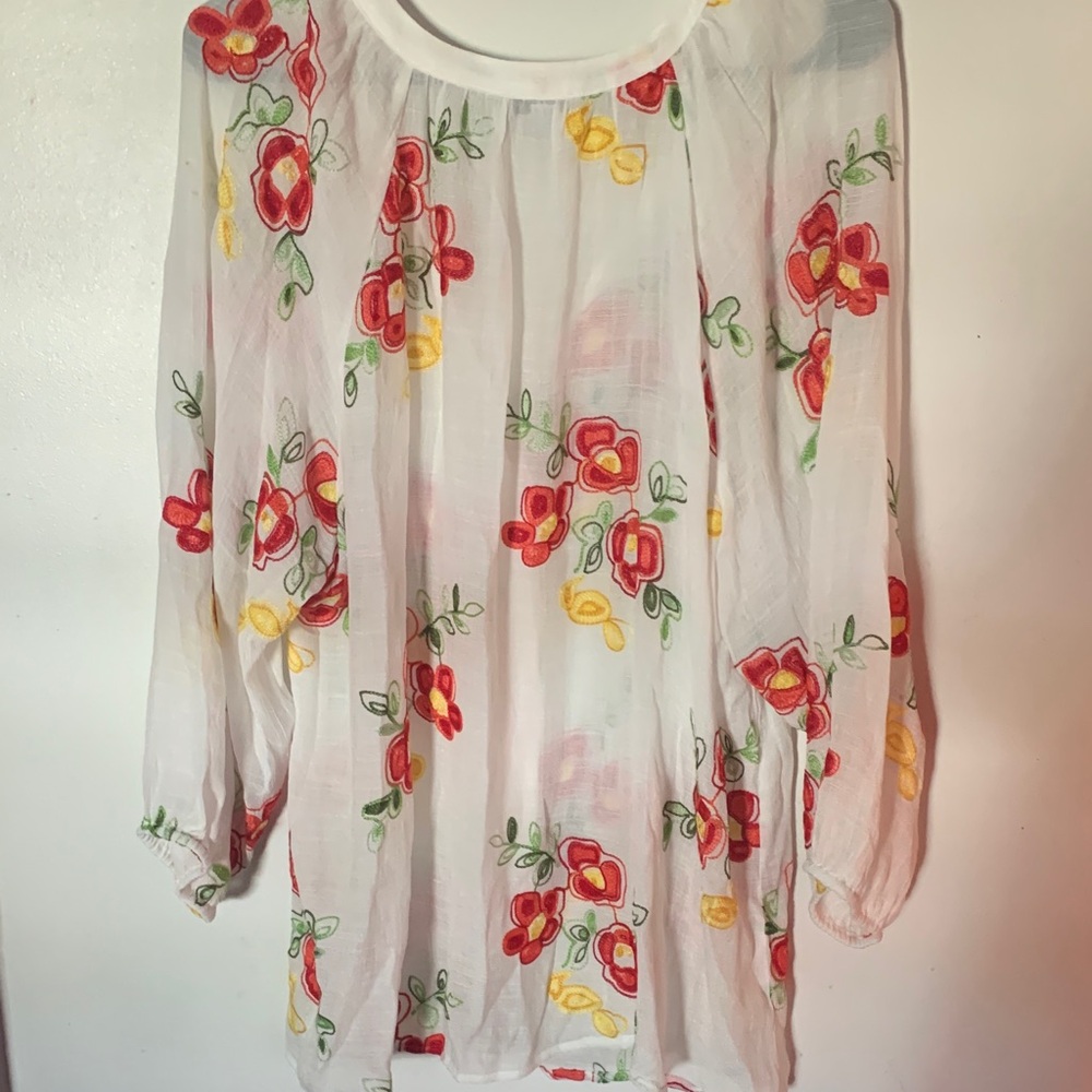 Floral Embroidered White Blouse - Picture 8 of 8